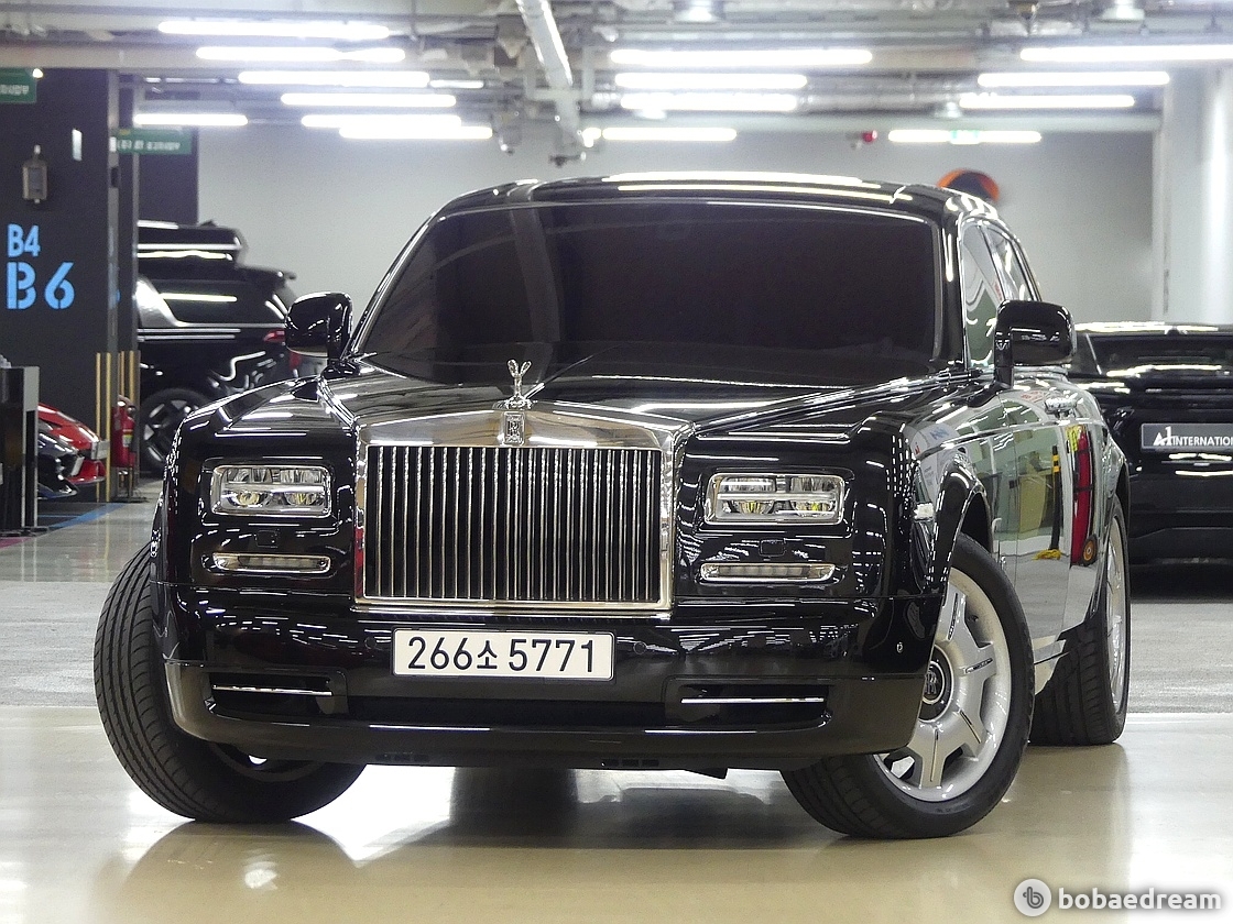 Rolls Royce Phantom 6.7 V12