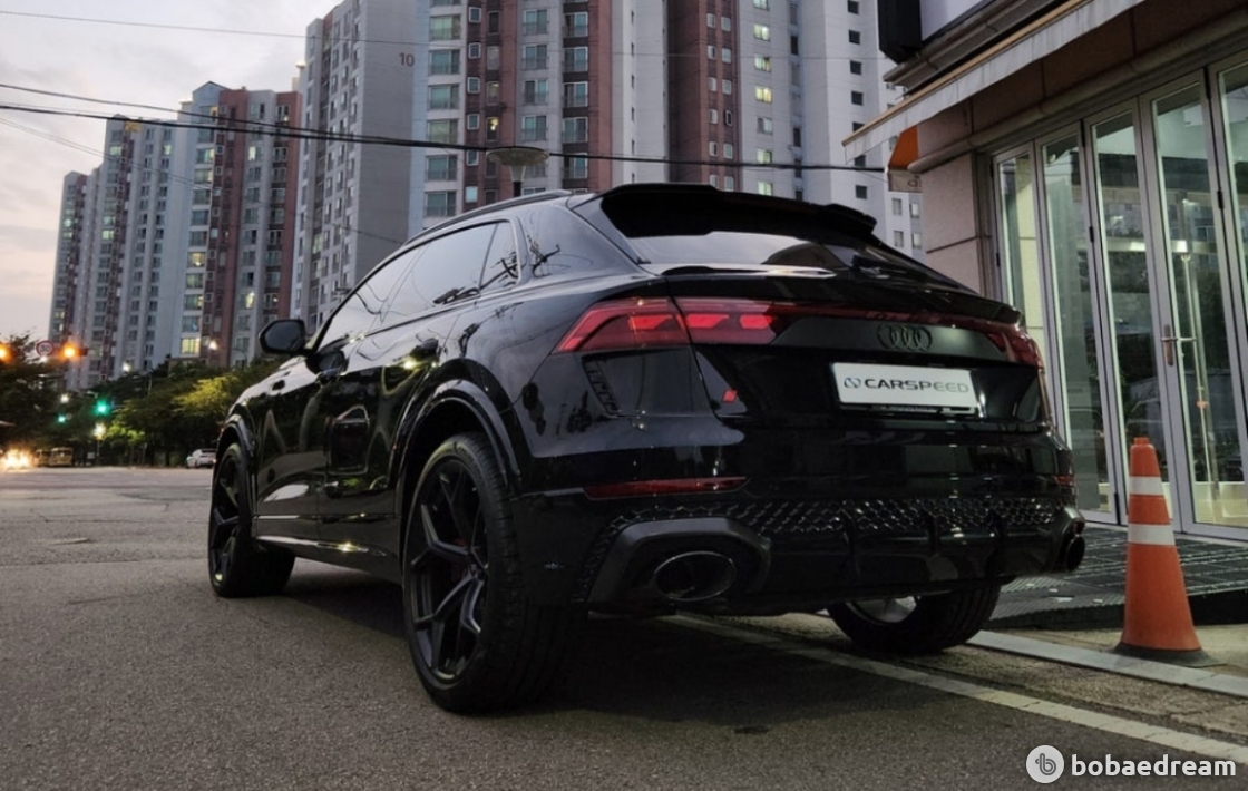 Audi Q8 The RS 4.0 Quattro Performance - фото 11