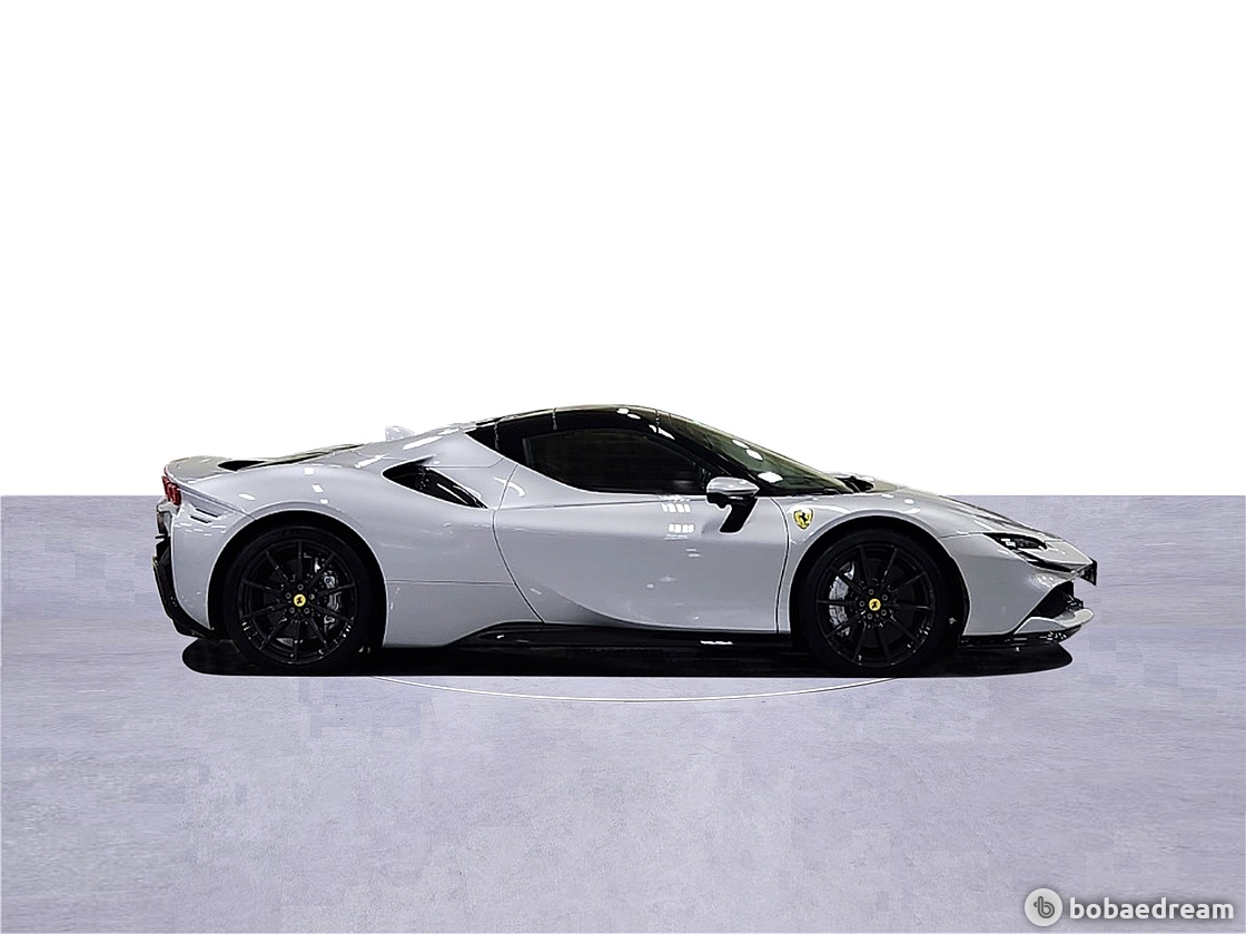 Ferrari SF90 Spider 4.0 PHEV 10