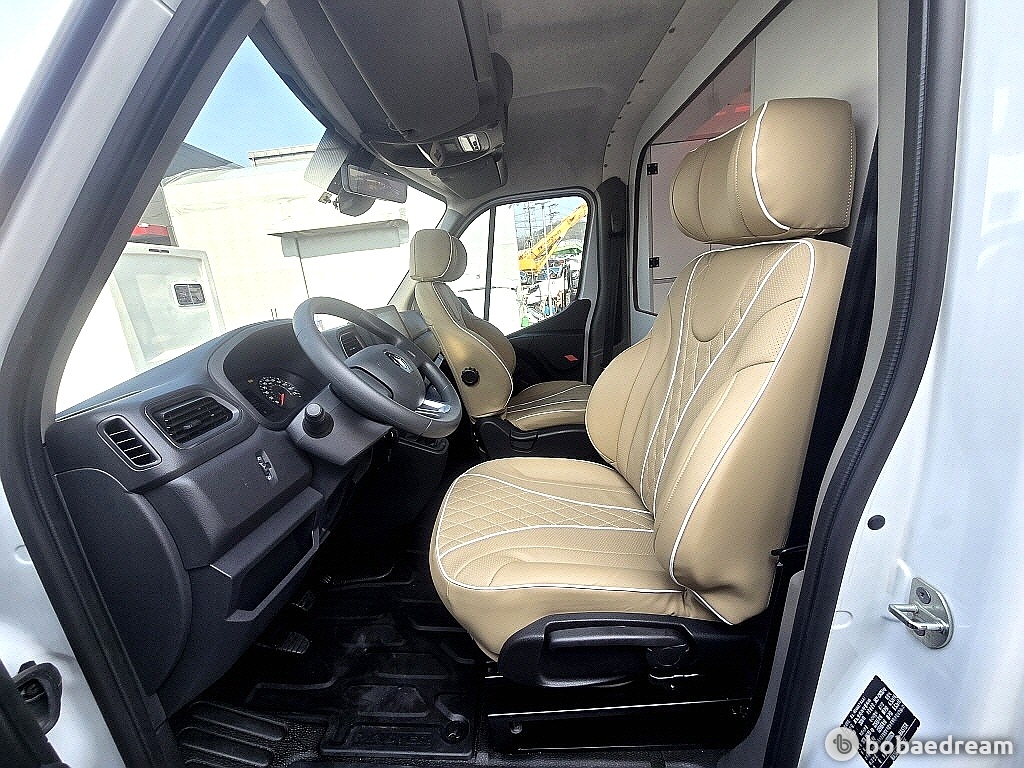 Renault Master New 2.3 Diesel Camping Car 9