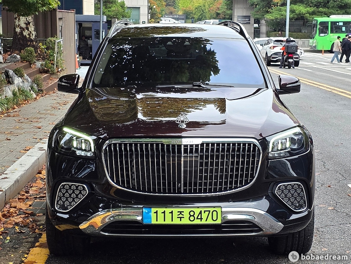 벤츠 마이바흐 GLS 600 4매틱 2024 루비블랙 투톤 사진 1