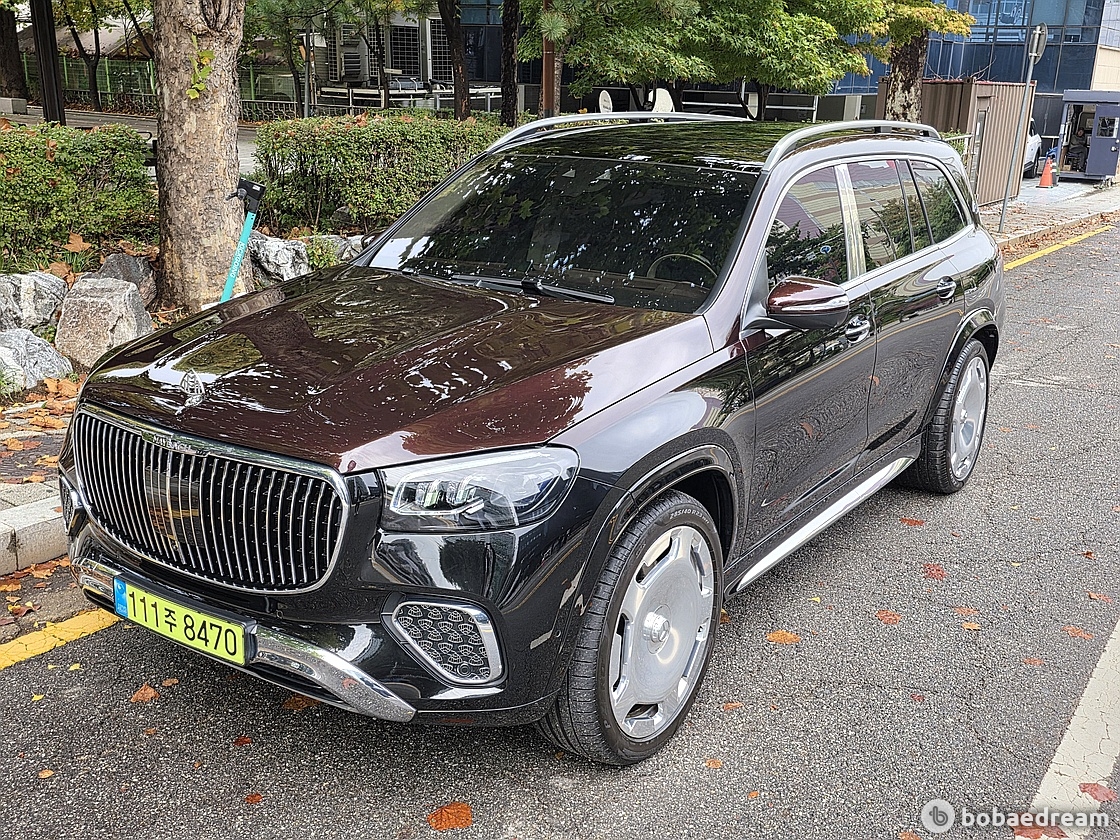 벤츠 마이바흐 GLS 600 4매틱 2024 루비블랙 투톤 사진 6