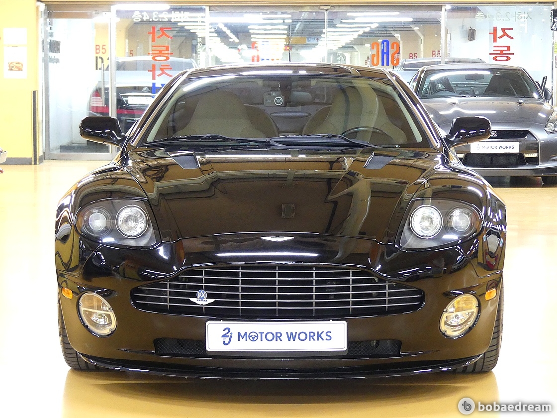 Aston Martin Vanquish 6.0 V12 Coupe
