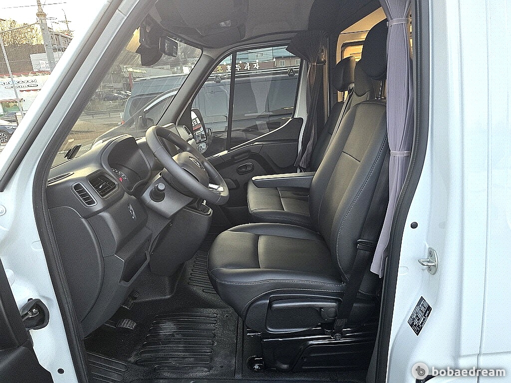 Renault Master New 2.3 Diesel Camping Car 9