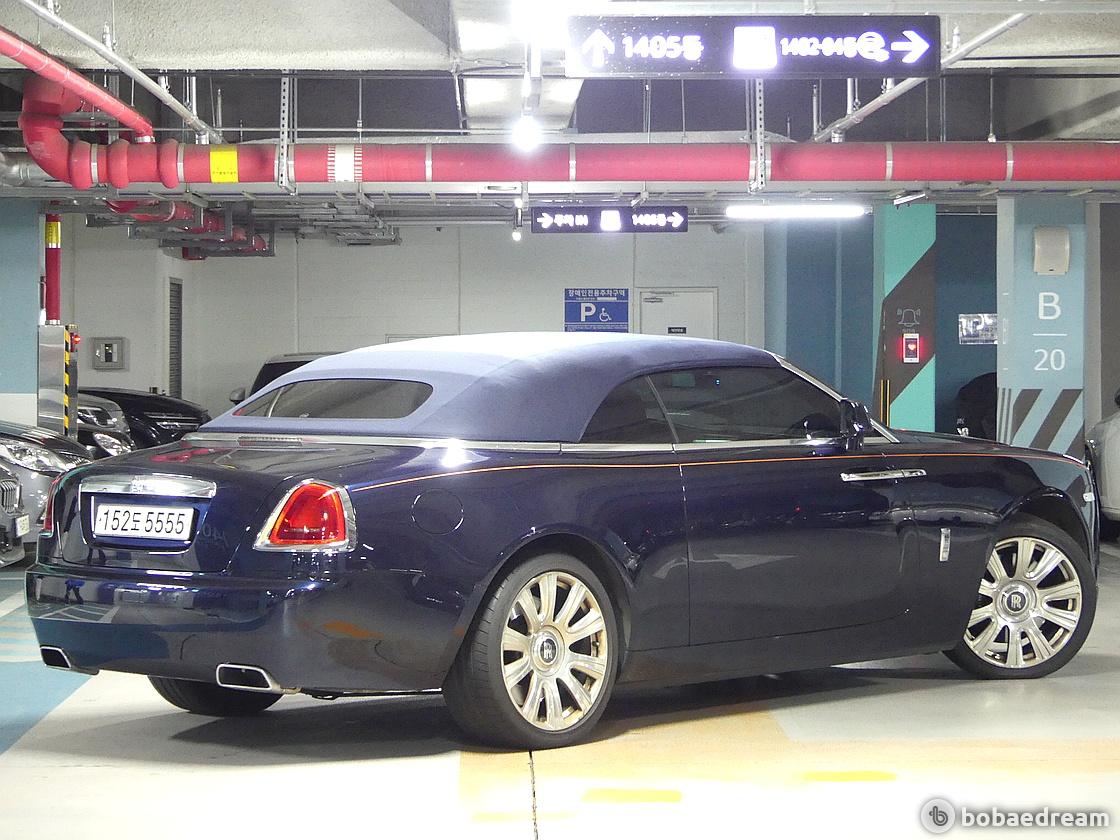 Rolls Royce Dawn 6.6 V12 4