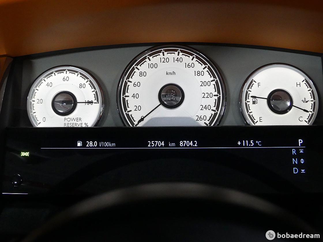 Rolls Royce Dawn 6.6 V12 7