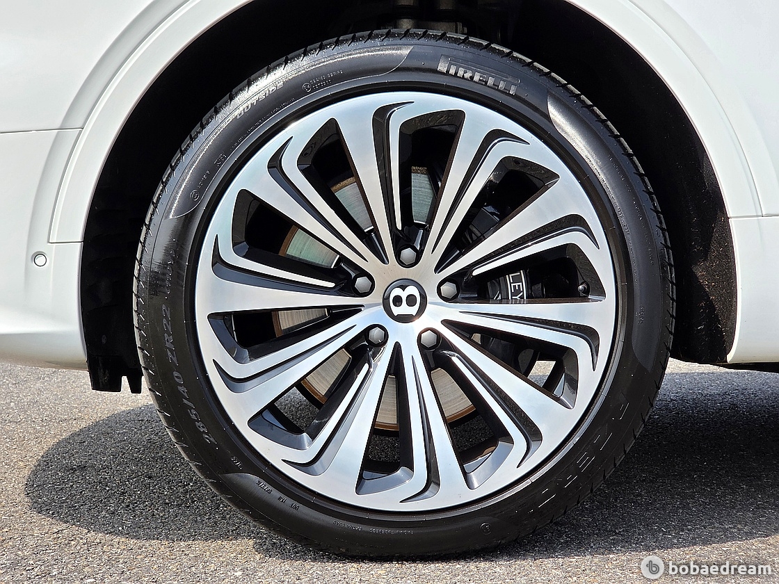 Bentley Bentayga 4.0 V8 Azure 10