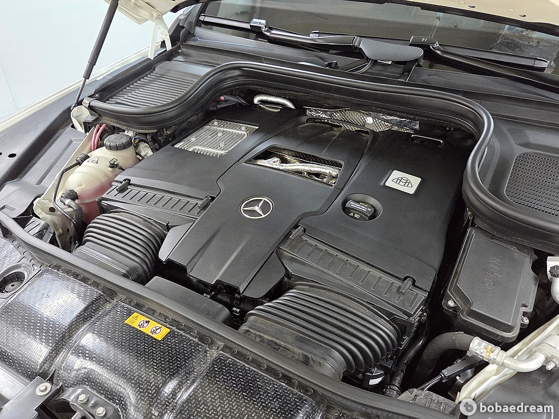 Mercedes-Benz GLS-Class Maybach GLS600 4 Matic 6