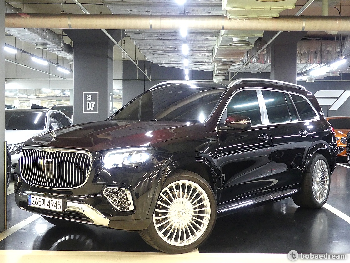 Mercedes-Benz GLS-Class Maybach GLS600 4 Matic 3