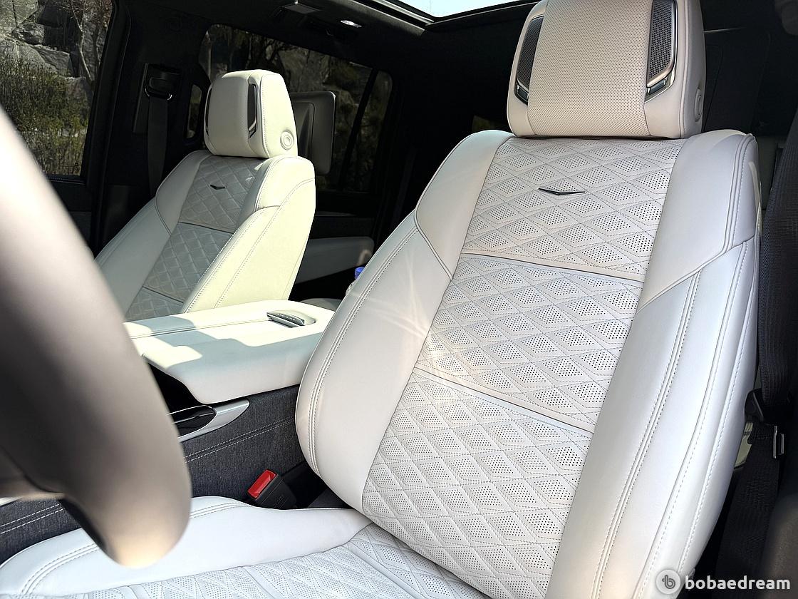 Cadillac Escalade 6.2 ESV 4WD 9