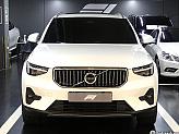 볼보 XC40 2.0 B4 AWD 얼티메이트 브라이트