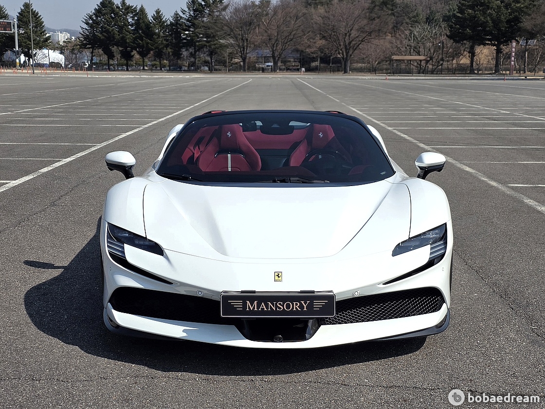 Ferrari SF90 Spider 4.0 PHEV 2