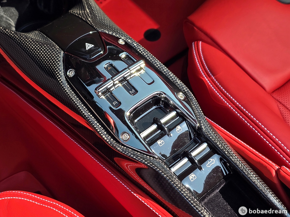 Ferrari SF90 Spider 4.0 PHEV 8