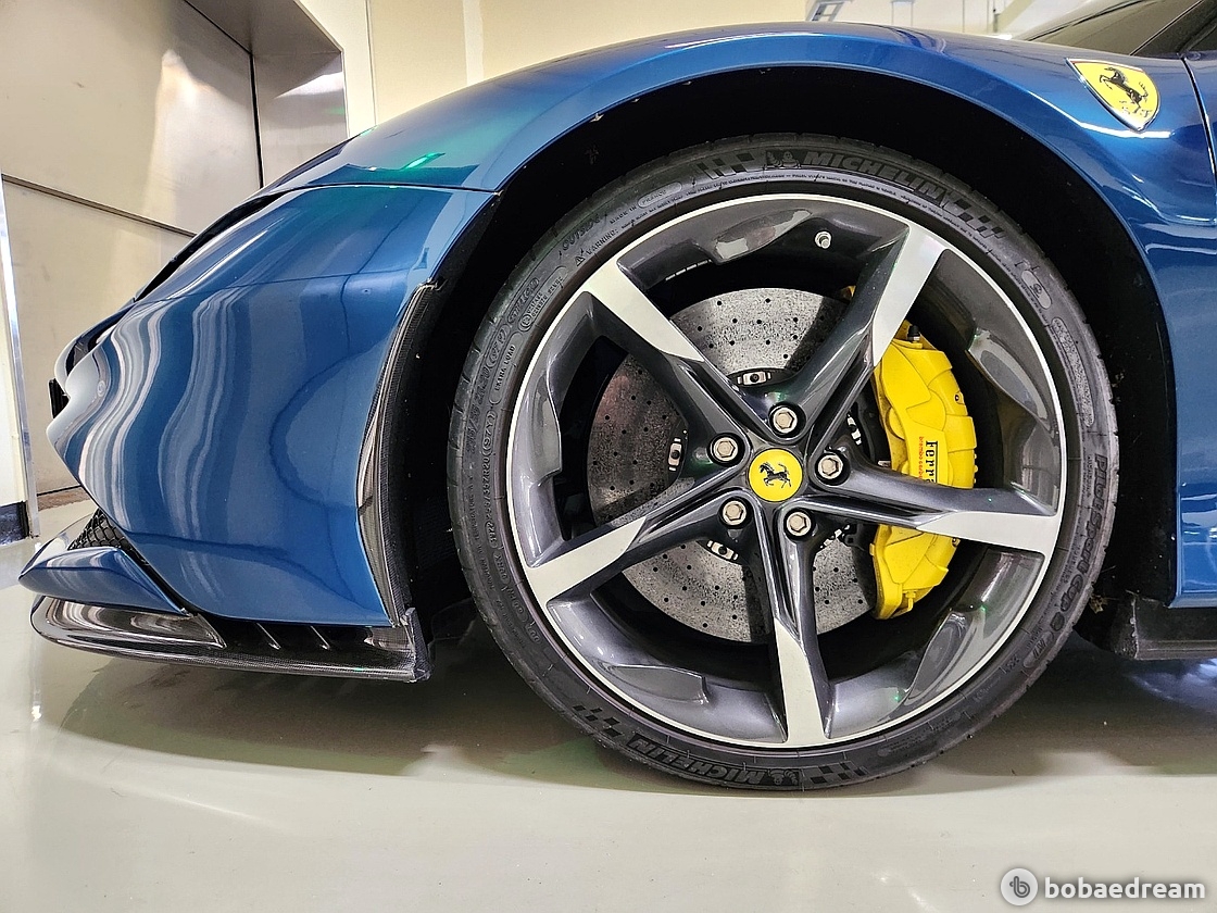 Ferrari SF90 Stradale 4.0 PHEV 10