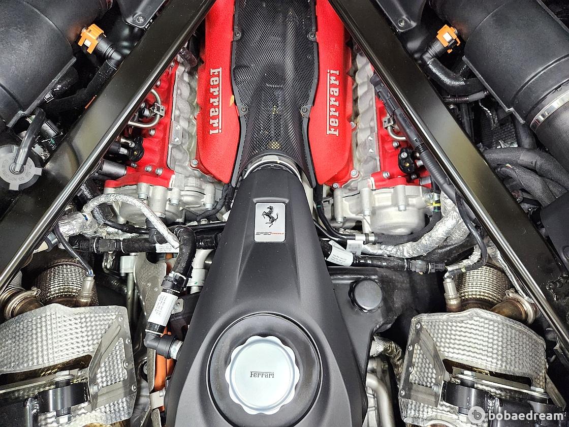 Ferrari SF90 Stradale 4.0 PHEV 6