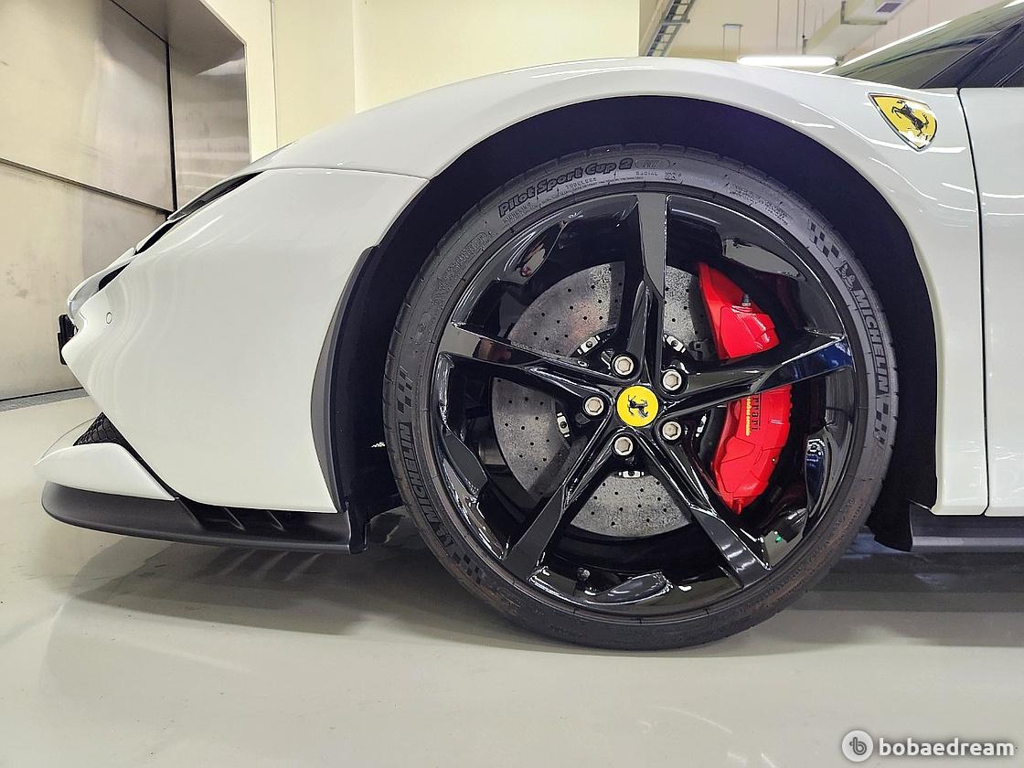 Ferrari SF90 Stradale 4.0 PHEV 10