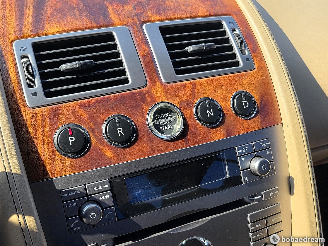 Aston Martin DB9 6.0 V12 Coupe 8