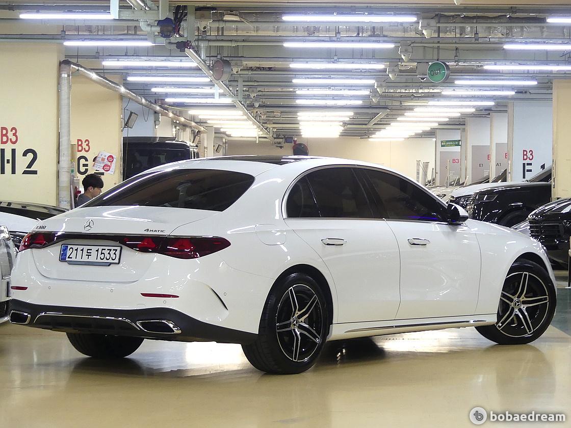 Mercedes-Benz AMG E300 4 Matic Line 4