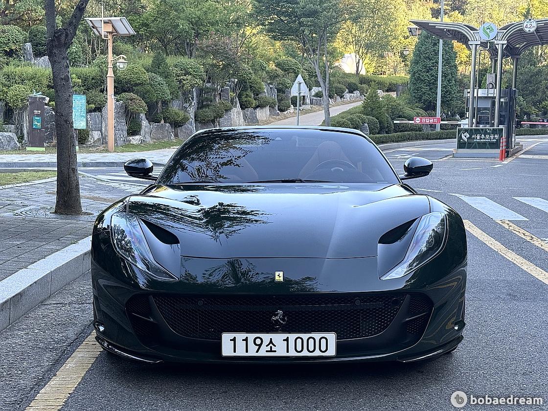 페라리 812 GTS 2021 블랙 사진 5