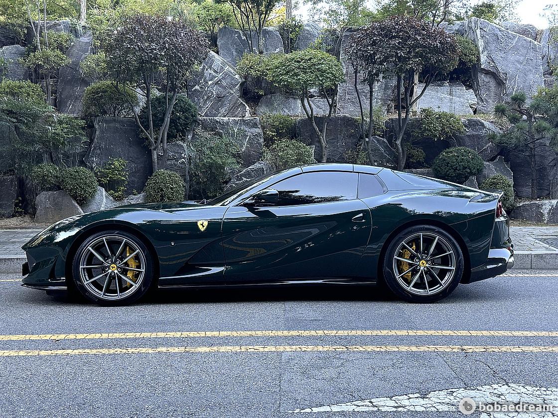 페라리 812 GTS 2021 블랙 사진 6
