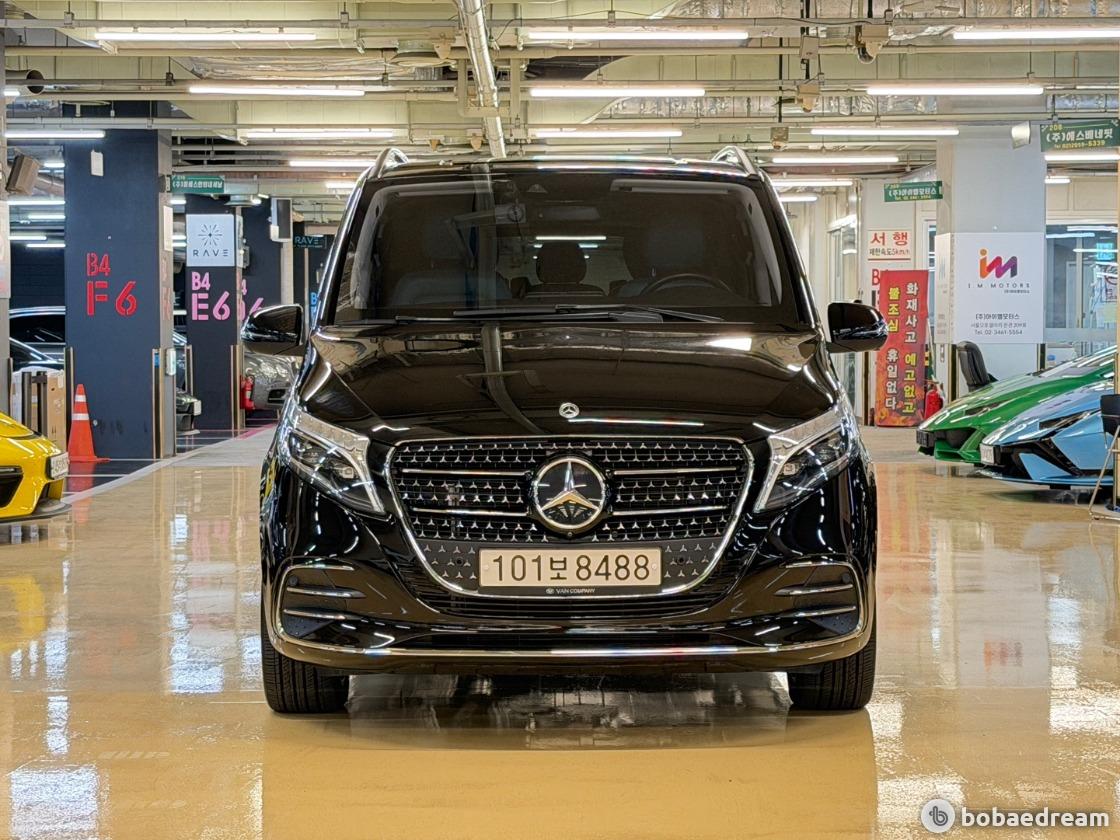 벤츠 V300 d 4매틱 2022 검정색 사진 1