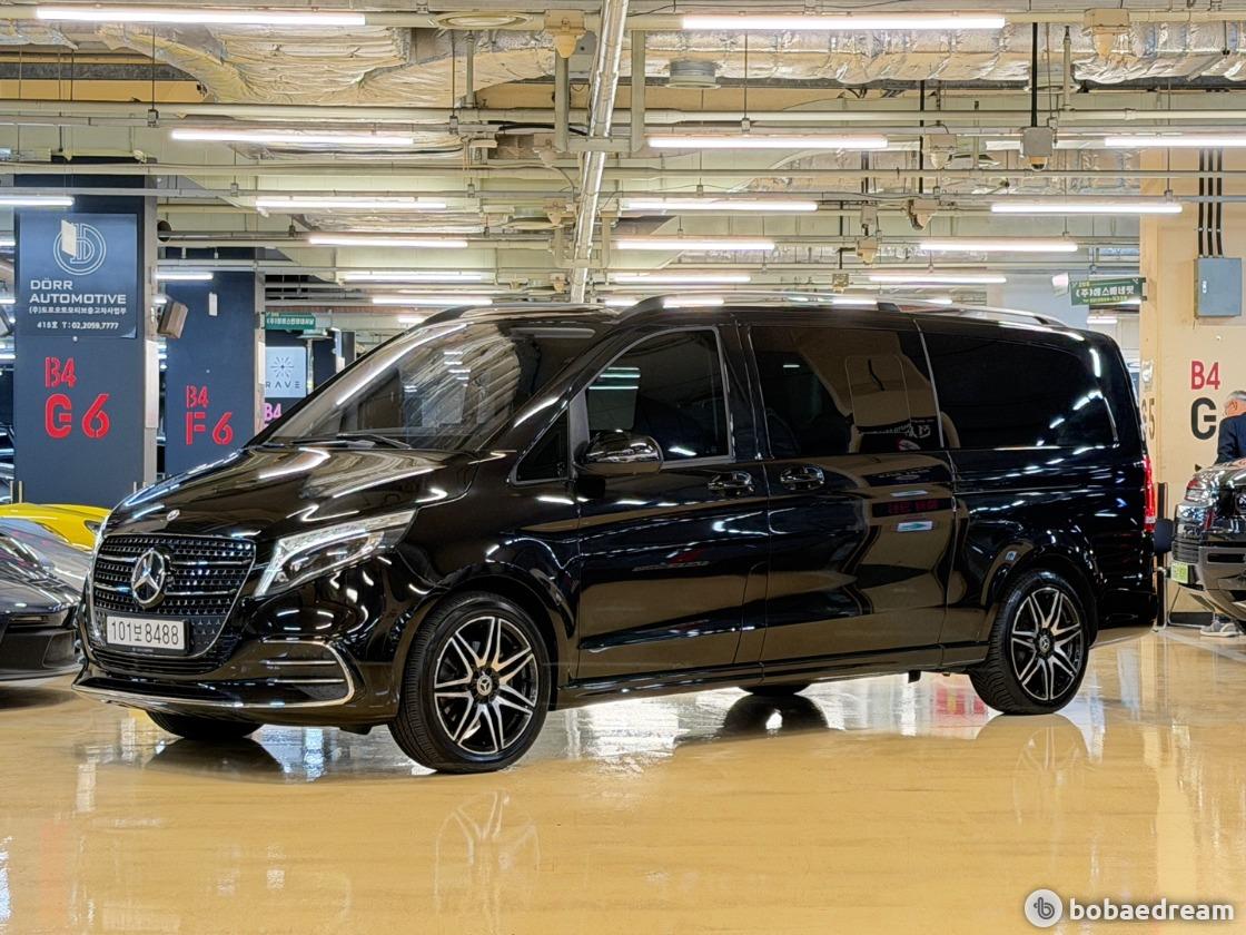 벤츠 V300 d 4매틱 2022 검정색 사진 2