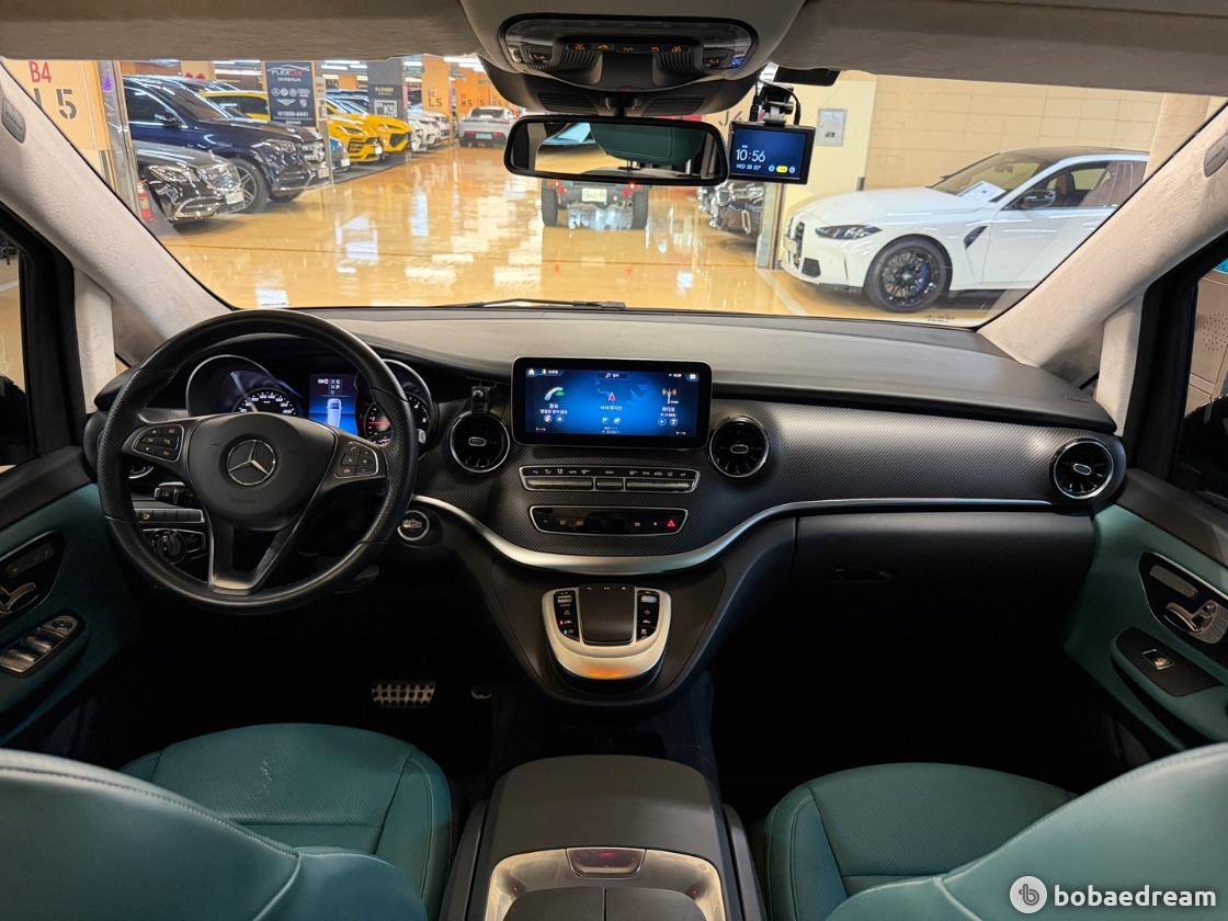 벤츠 V300 d 4매틱 2022 검정색 사진 7