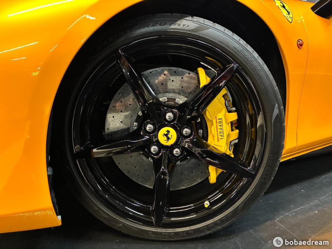 Ferrari 488 Spider 10