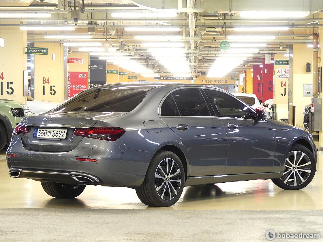 Mercedes-Benz E-Class E300e 4 Matic Exclusive 4