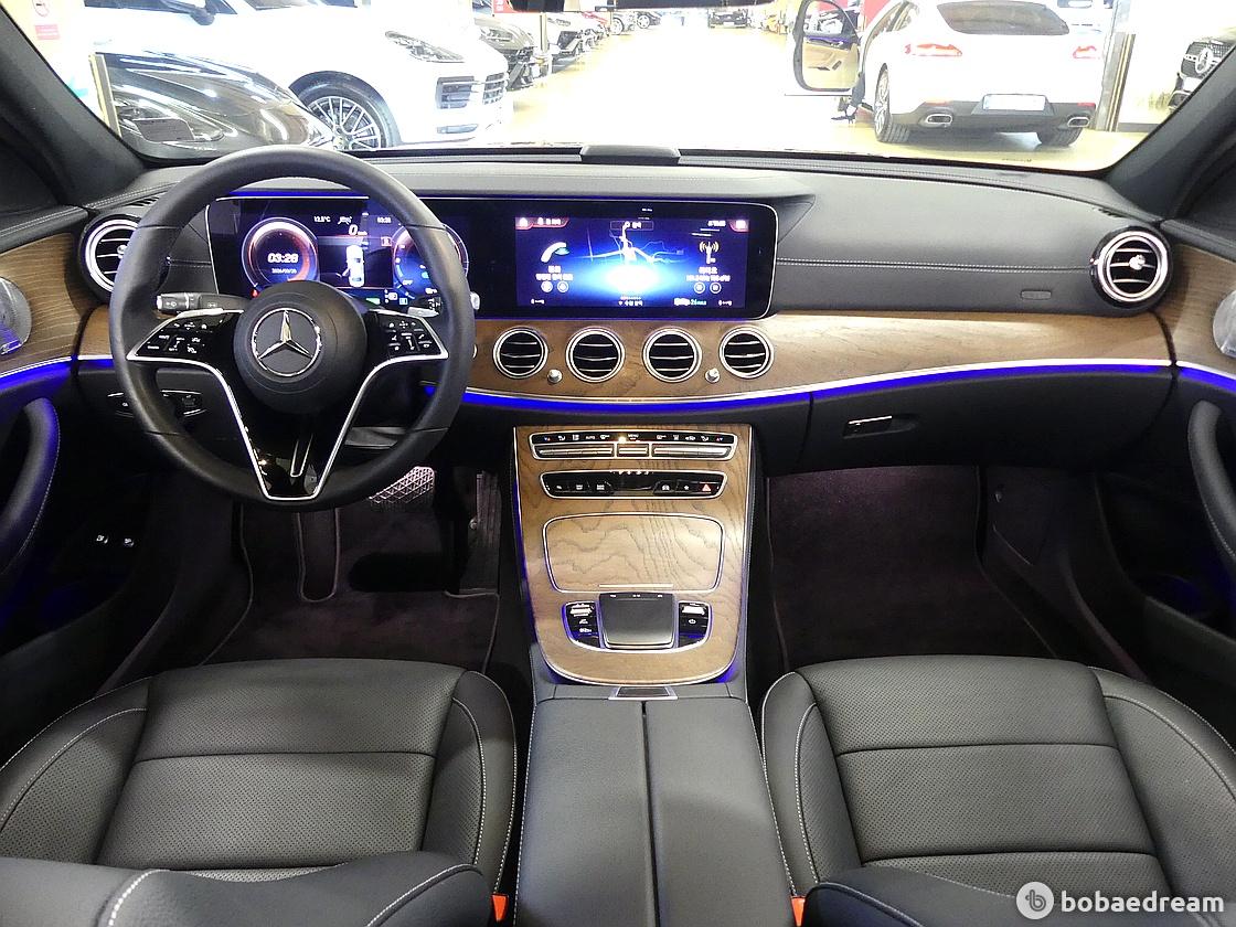 Mercedes-Benz E-Class E300e 4 Matic Exclusive 5