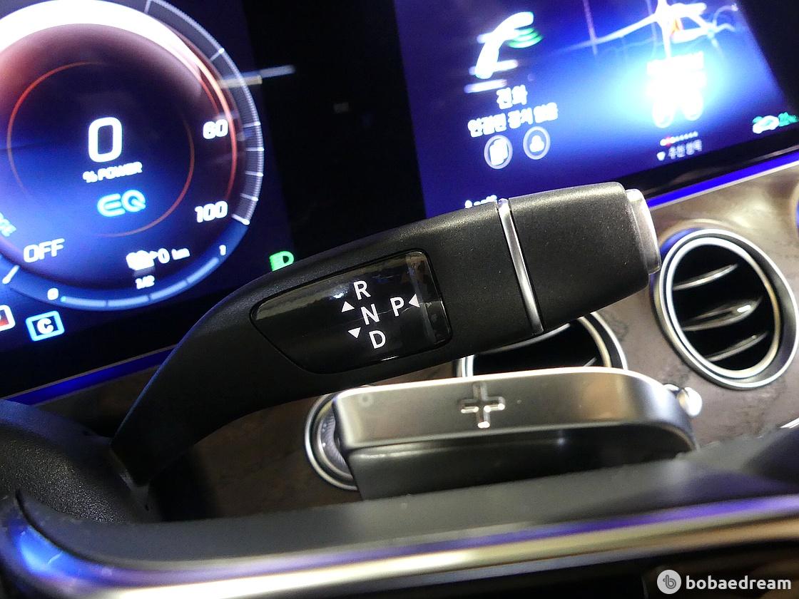 Mercedes-Benz E-Class E300e 4 Matic Exclusive 8