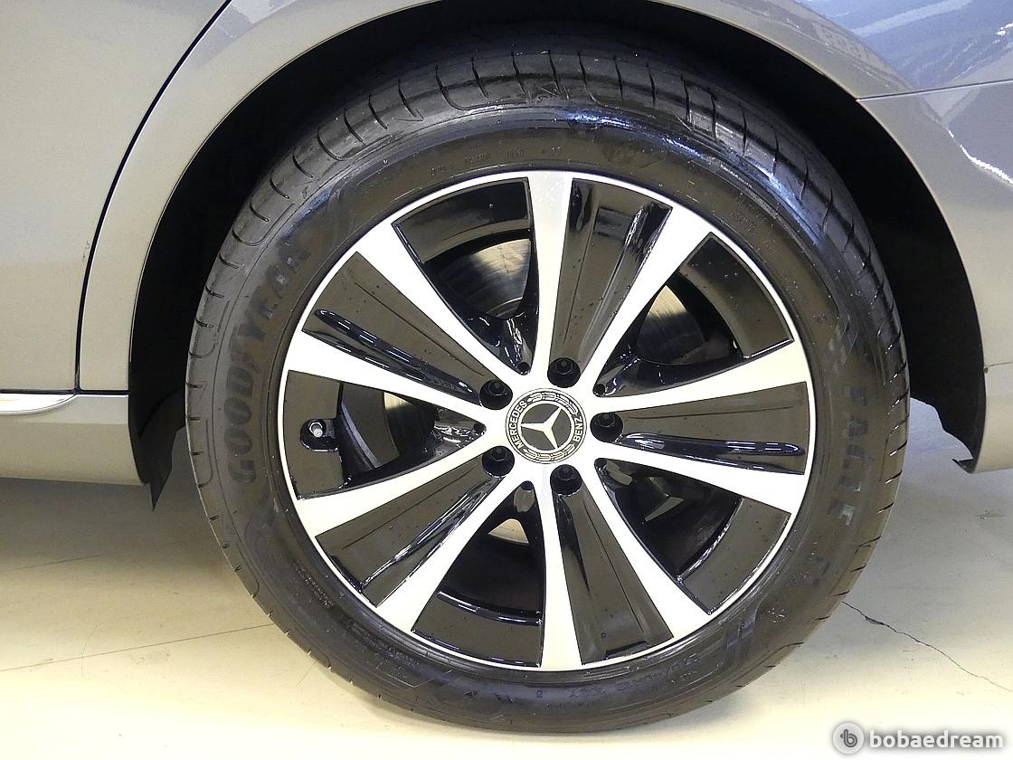 Mercedes-Benz E-Class E300e 4 Matic Exclusive 10