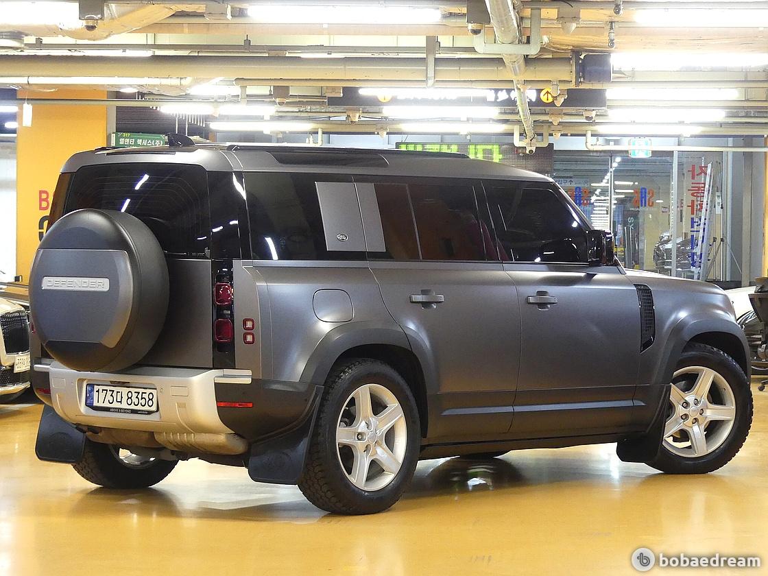 Land Rover Defender 110 2.0 D240 SE 4