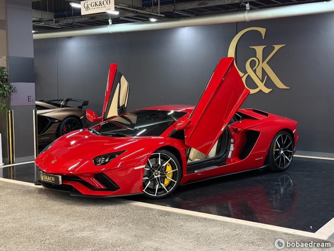 Lamborghini Aventador S LP740-4