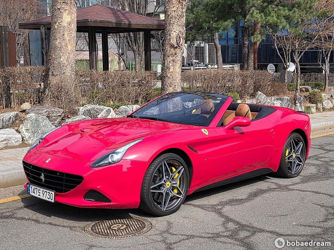 Ferrari California T 3.9 V8 3