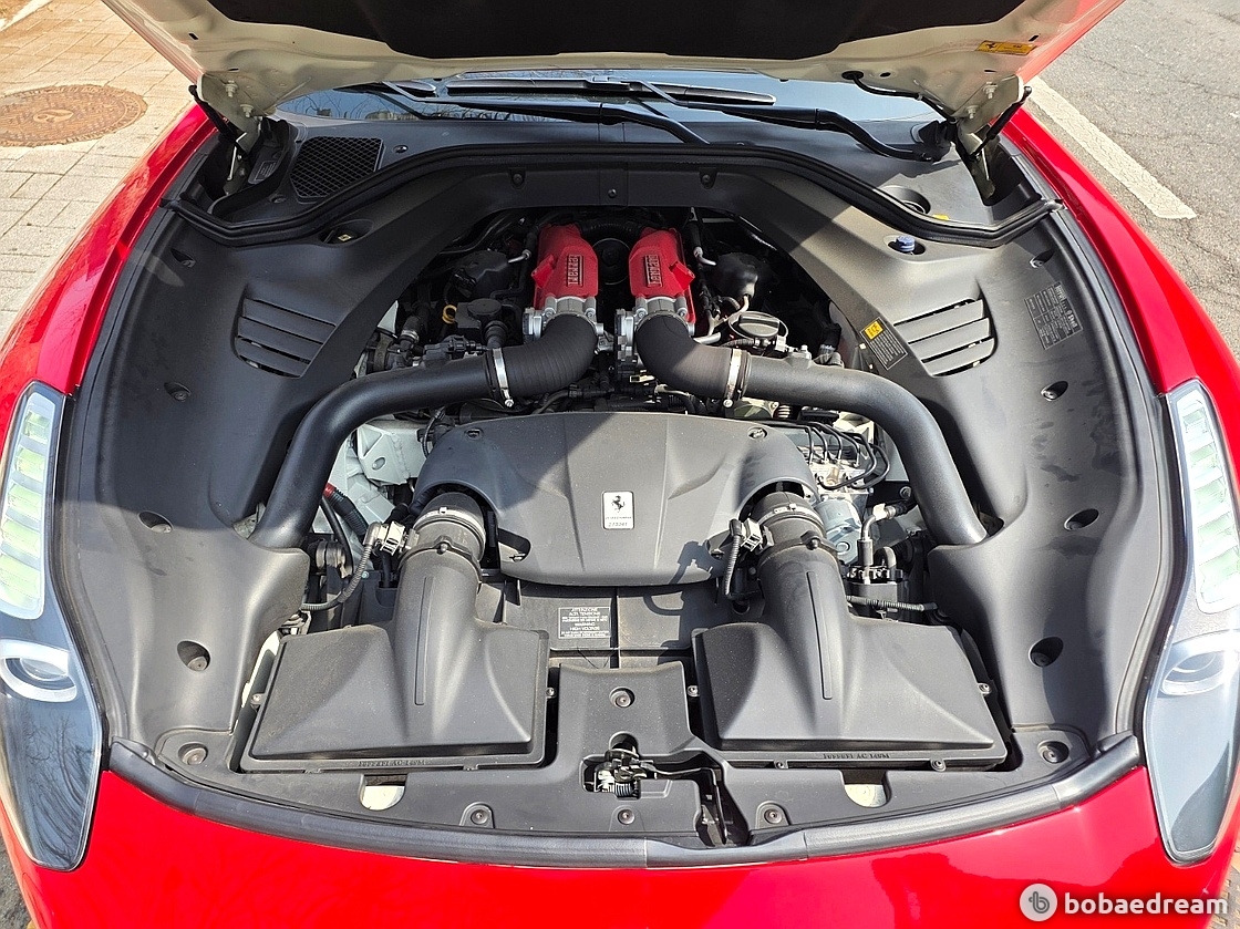 Ferrari California T 3.9 V8 6