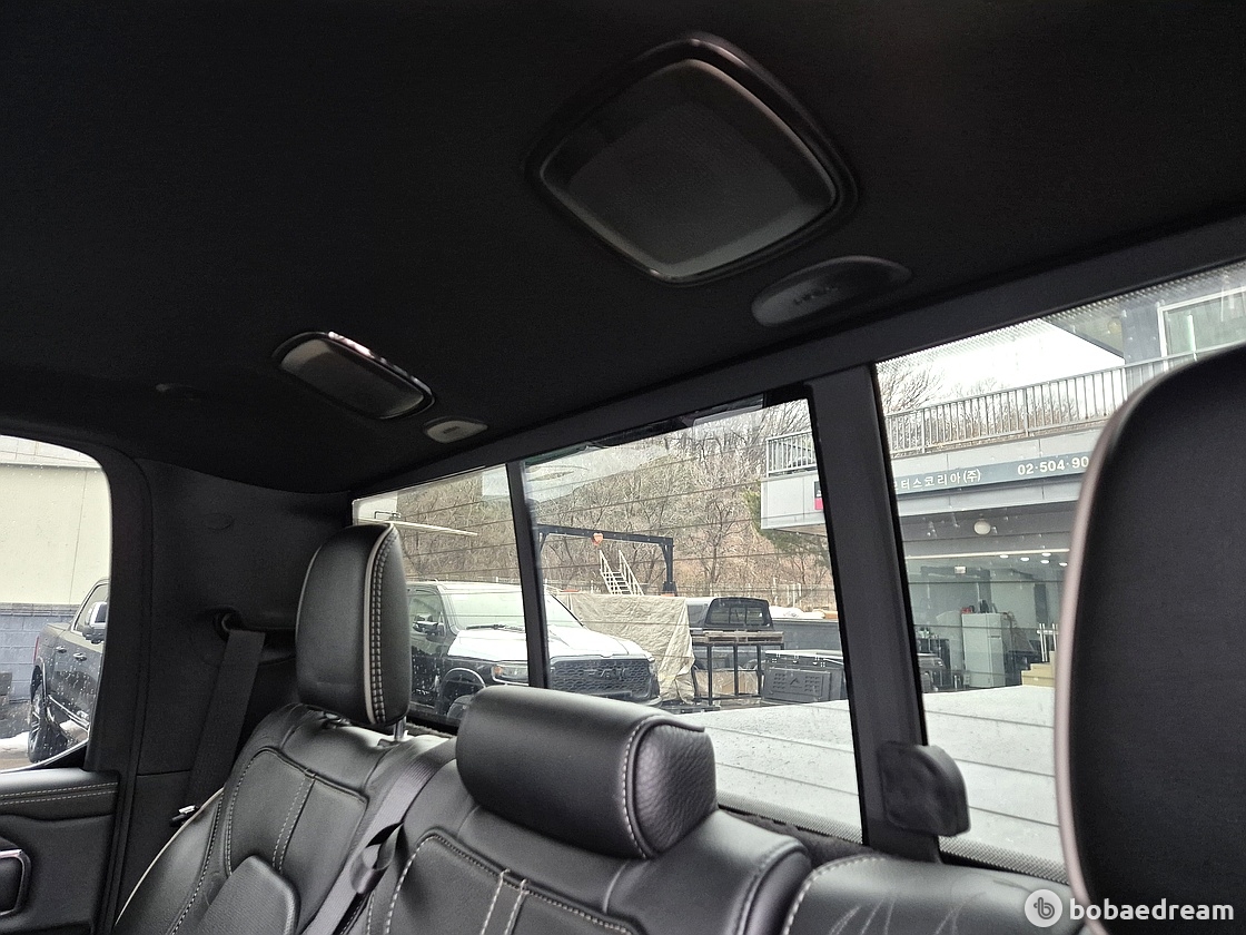 램리미티드 5.7 나이트에디션/무사고/5만키로/ <br>