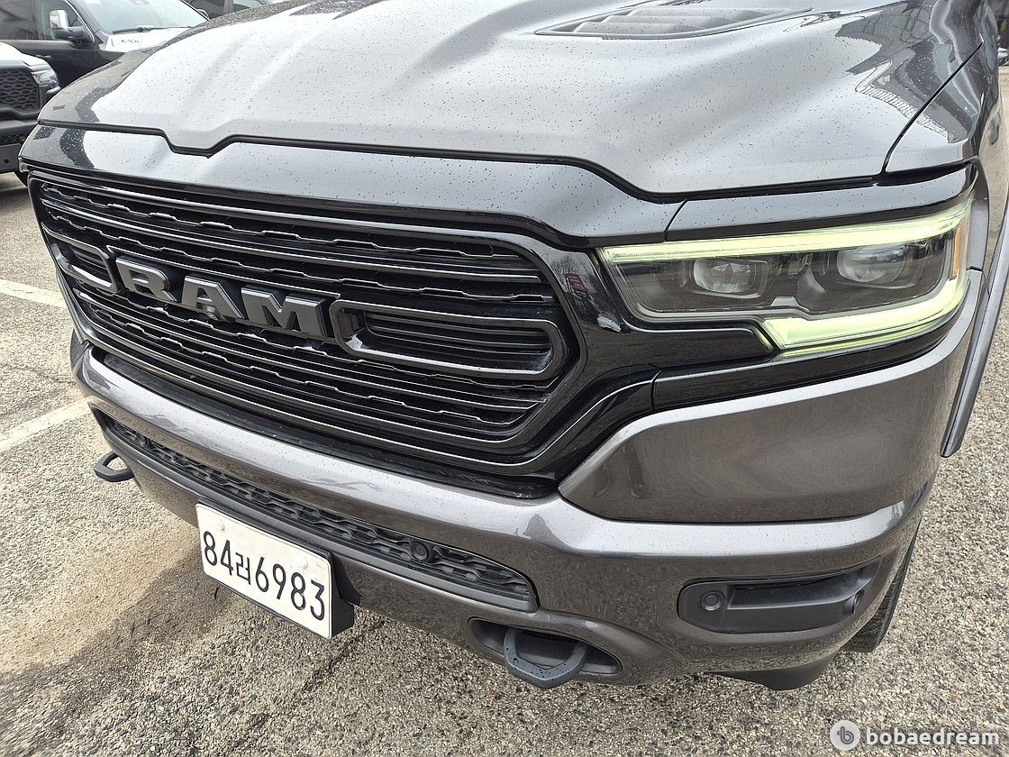 램리미티드 5.7 나이트에디션/무사고/5만키로/ <br>