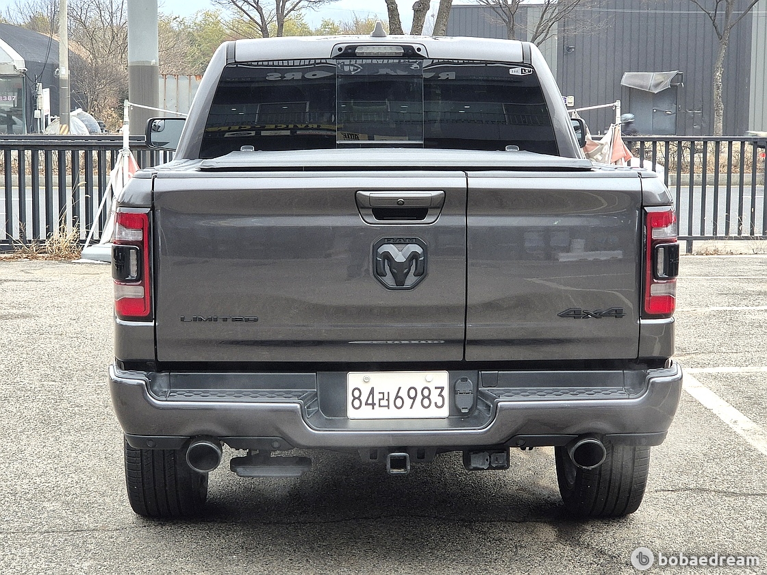 램리미티드 5.7 나이트에디션/무사고/5만키로/ <br>