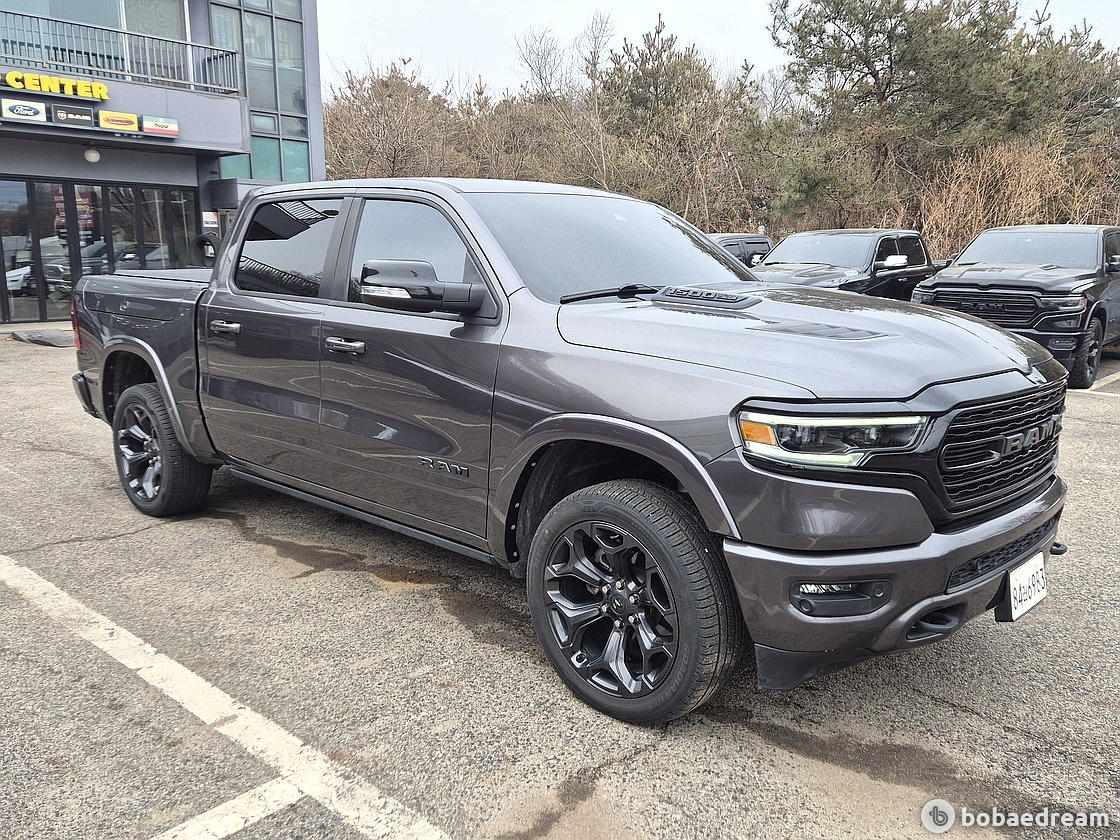 램리미티드 5.7 나이트에디션/무사고/5만키로/ <br>