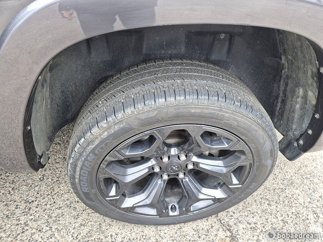 램리미티드 5.7 나이트에디션/무사고/5만키로/ <br>