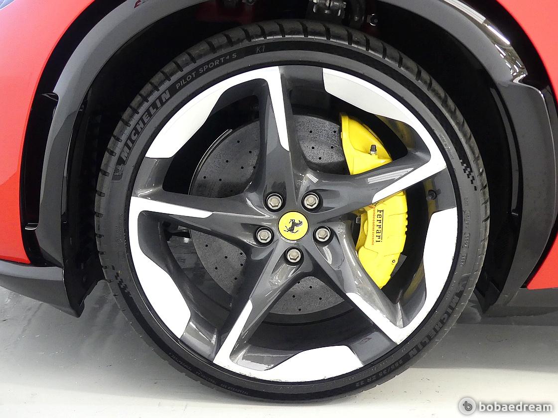 Ferrari Purosangue 6.5 V12 10