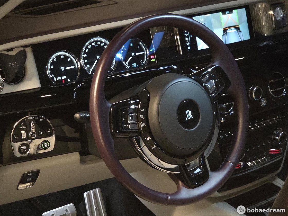 Rolls Royce Phantom 6.7 V12 8