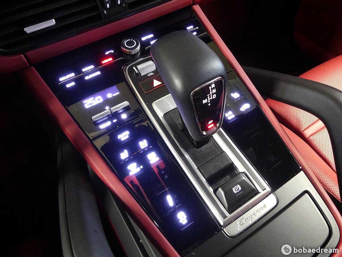 Porsche Cayenne 3.0 Platinum Edition 8