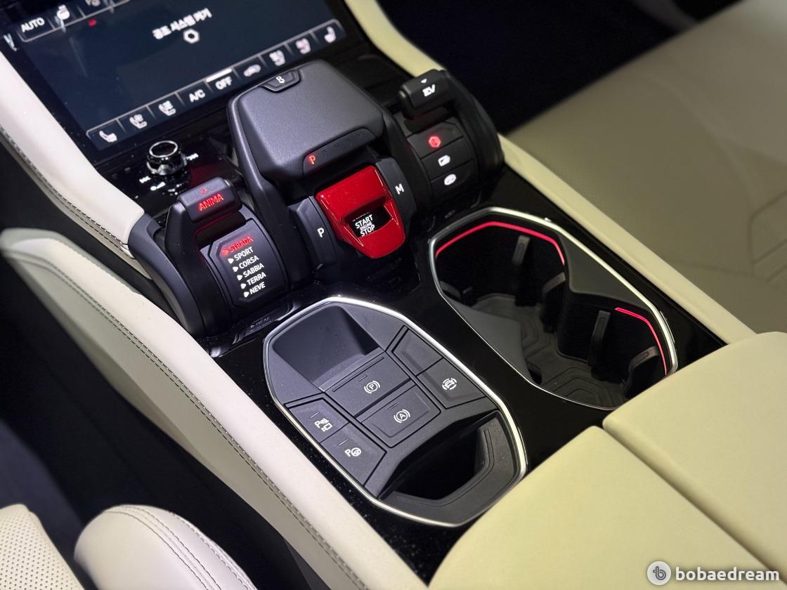 Lamborghini Urus SE 4.0 V8 PHEV 8