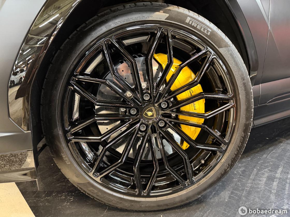 Lamborghini Urus SE 4.0 V8 PHEV 10