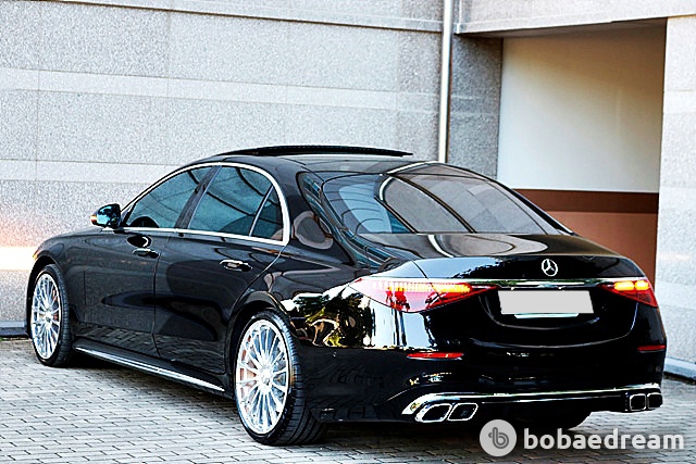 벤츠 S500L 4매틱 2024 검정색 사진 3