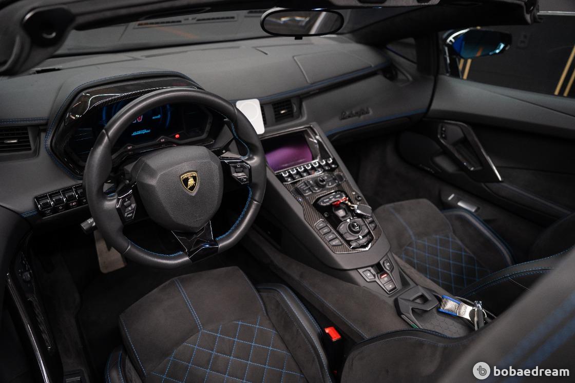 Lamborghini Aventador S LP740-4 Roadster 5