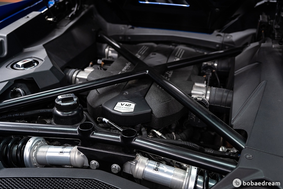 Lamborghini Aventador S LP740-4 Roadster 6