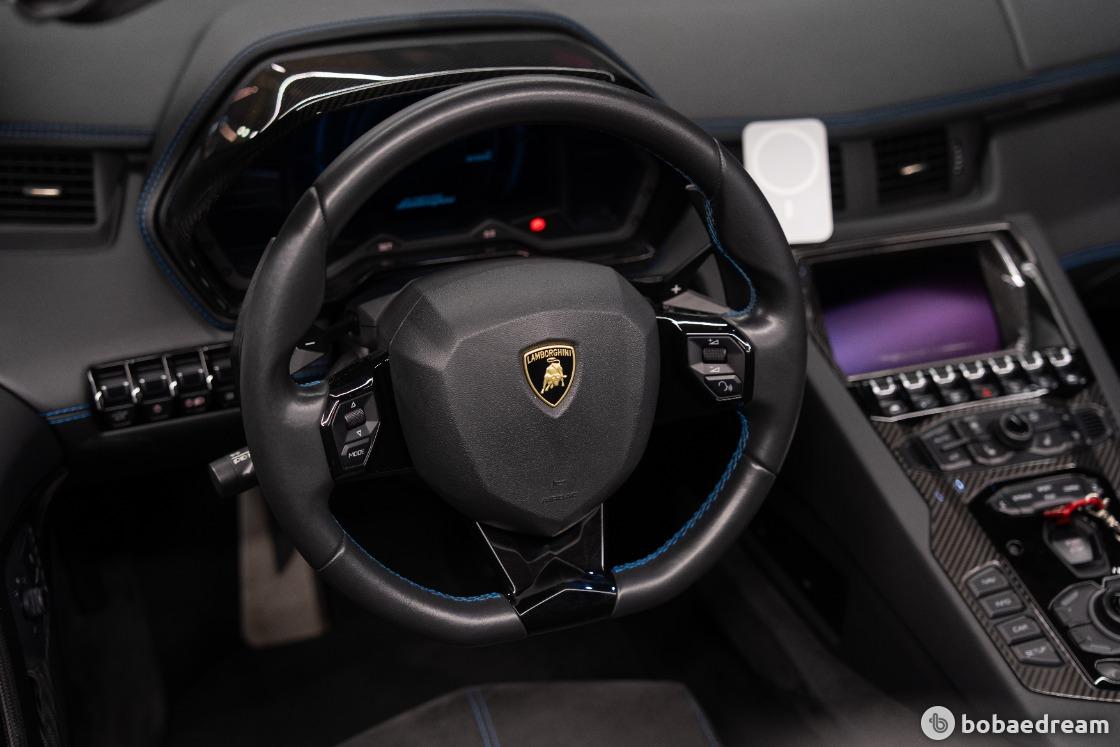 Lamborghini Aventador S LP740-4 Roadster 8